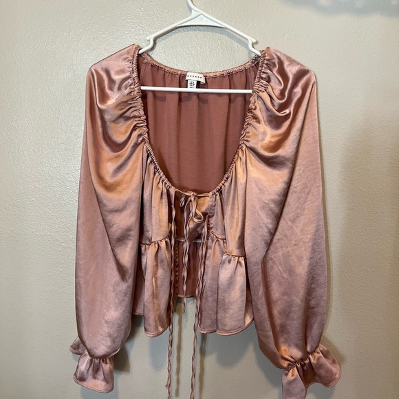 Topshop Blush Satin Blouse with Tie-Front sz 4 - Picture 3 of 6
